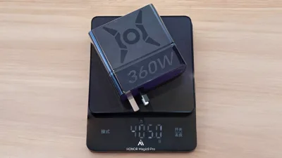 Honor показала компактный 360W GaN-адаптер для игровых ноутбуков